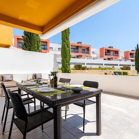 Avec Terrasse Et Acces A La Piscine A - Pt-1-50 * Albufeira