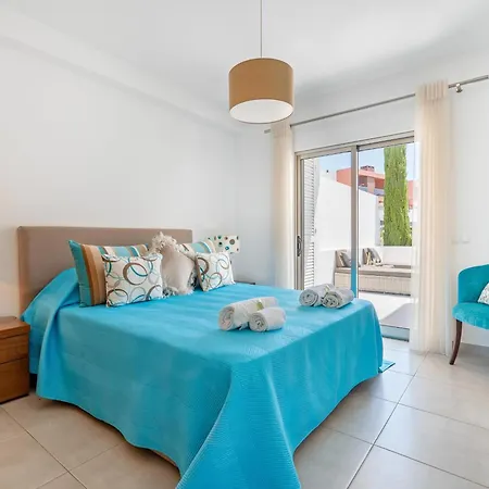 Avec Terrasse Et Acces A La Piscine A - Pt-1-50 Apartman *